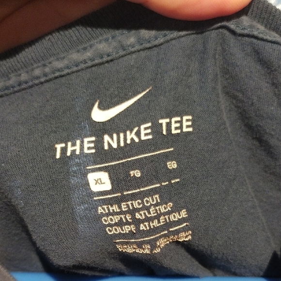 Nike Men's Charcoal 'Storm Within' Tee - Picture 4 of 9